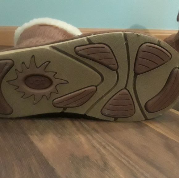 (SOLD) Ugg boots - Picture 6 of 8